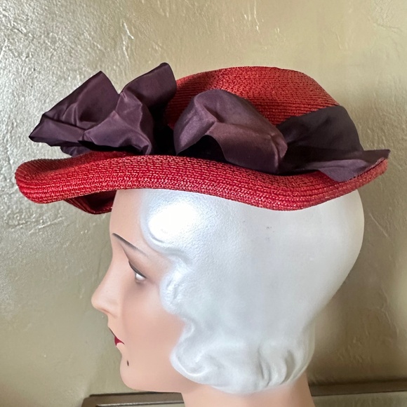ADORABLE 1940s\' RED STRAW HAT WITH BURGUNDY TAFFETA BOWS and GLOVES main image 11